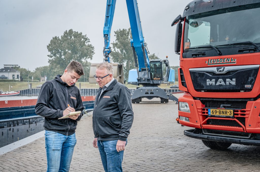 Kom werken bij het team van Van Leusden Transport